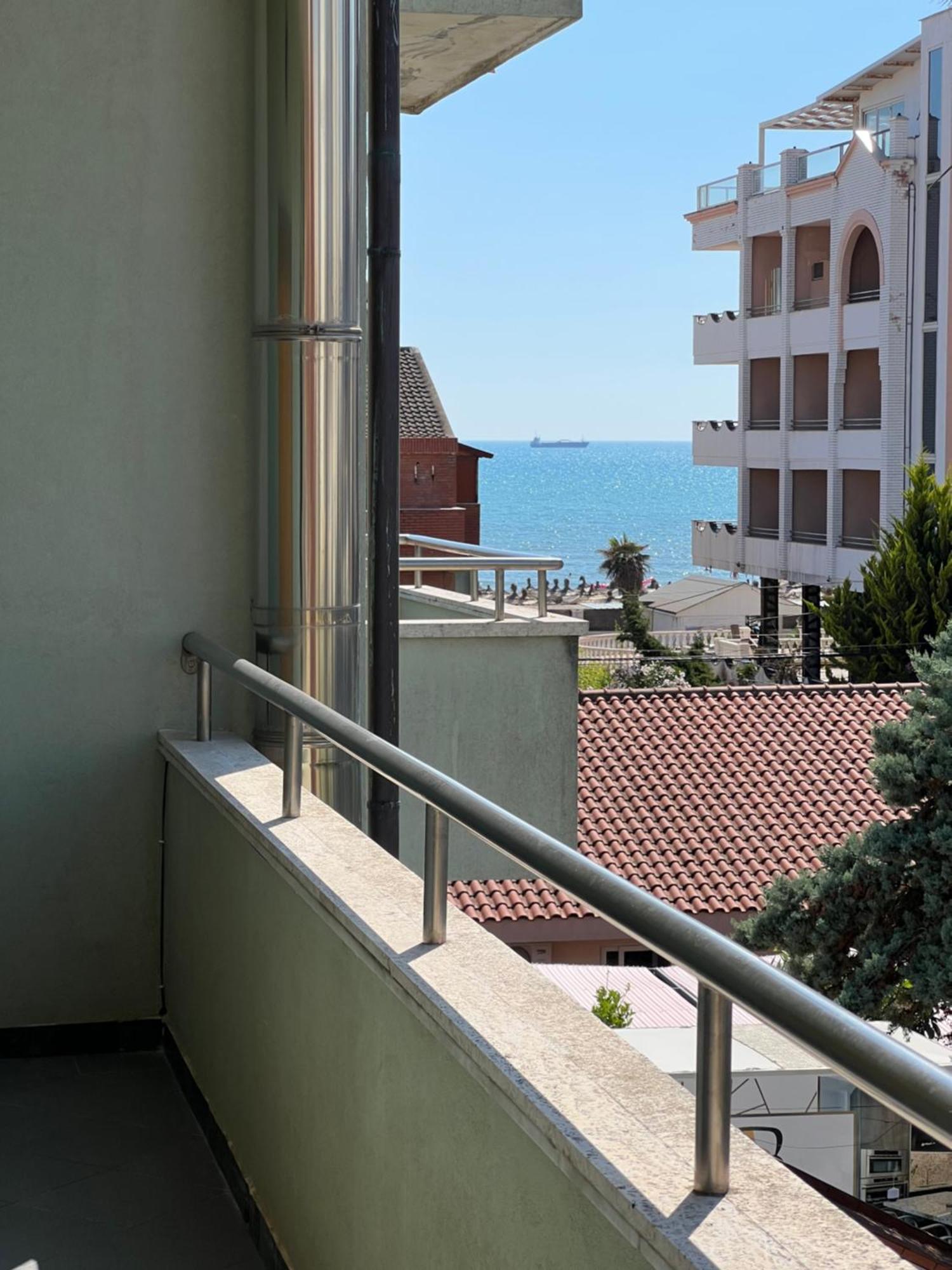 Green Garden Villa Durrës Exterior foto